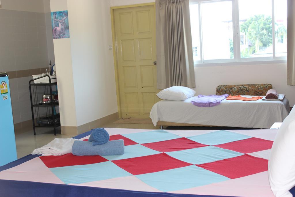 Dacha Beach Aparthotel Pattaya Exterior photo